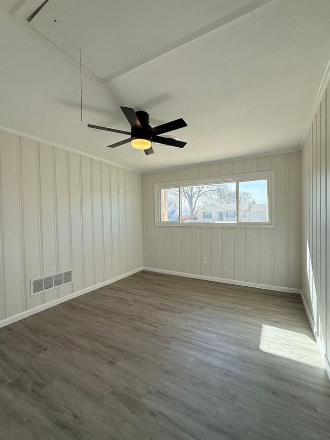 Building Photo - Bright & Clean 3 Bedroom 2 Bath