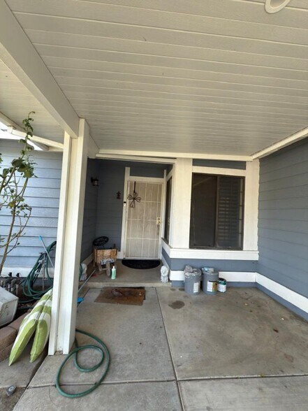 Building Photo - 14884 Rockridge Ln