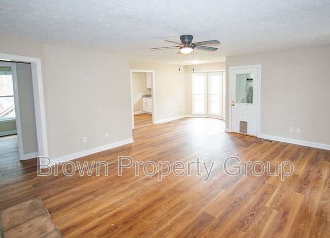 Building Photo - 6580 Applewhite Rd