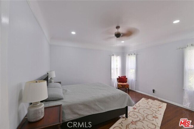 Building Photo - 9374 W Olympic Blvd