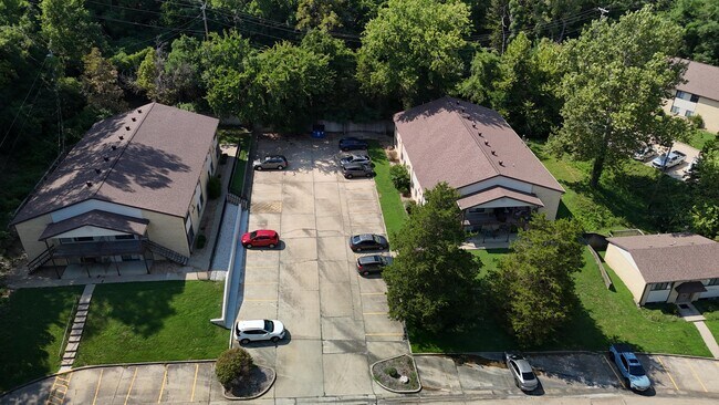 Building Photo - 405 Clayton Dr