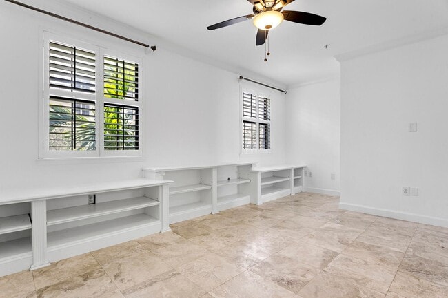 Building Photo - 691 Hibiscus St