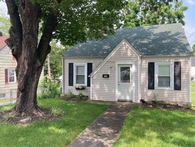 Building Photo - Rental Amount REDUCED!