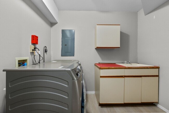 Building Photo - 3Bd/2.5Ba Seattle House