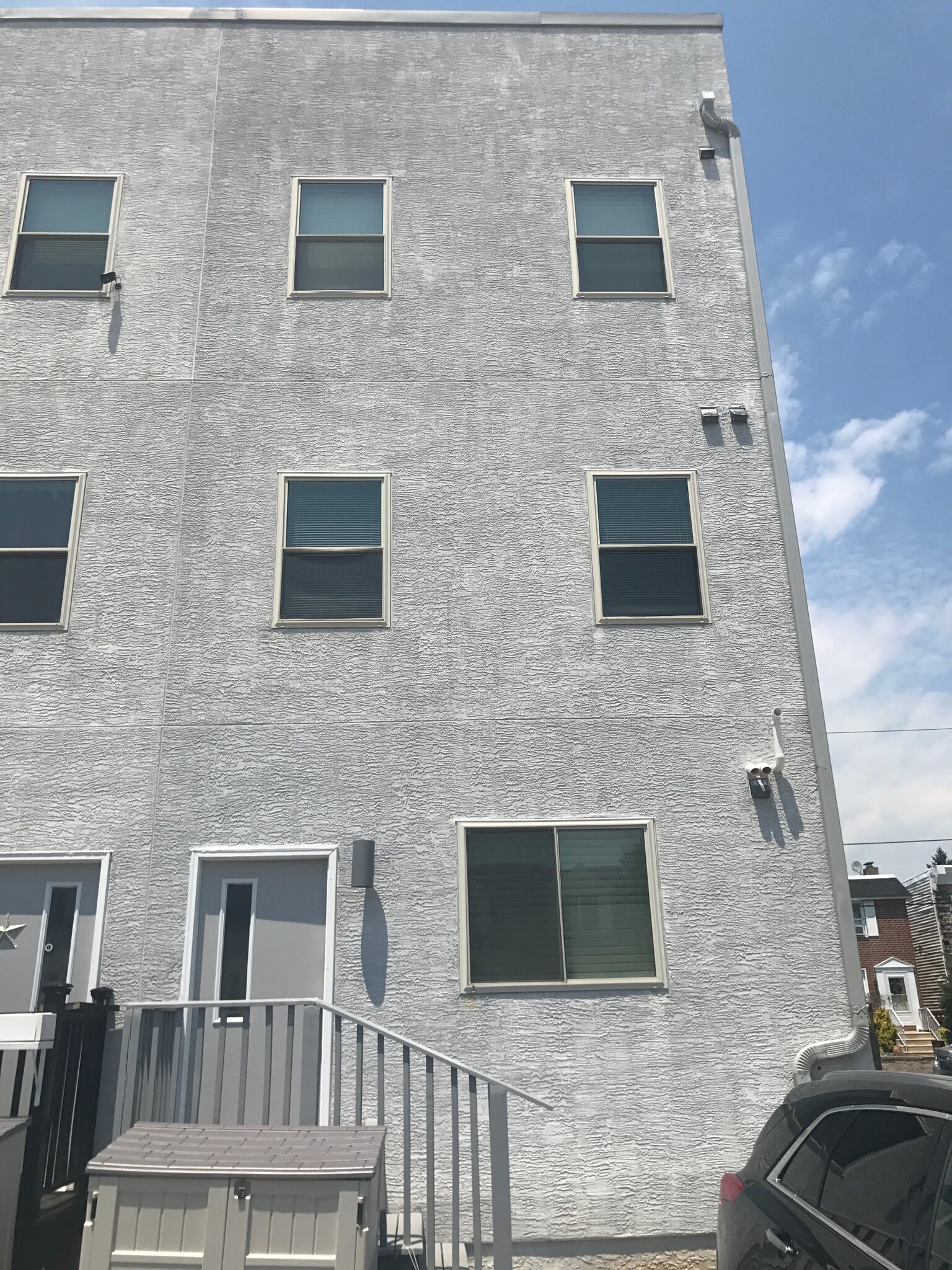 Building Photo - 240 Lauriston St