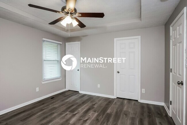Building Photo - 3 Bedroom Pet-Friendly Home in Louisville,...