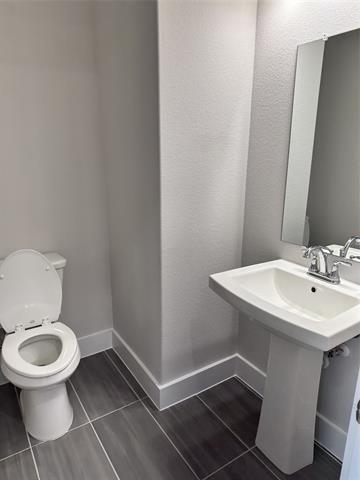 Building Photo - 8105 Radnor Rd