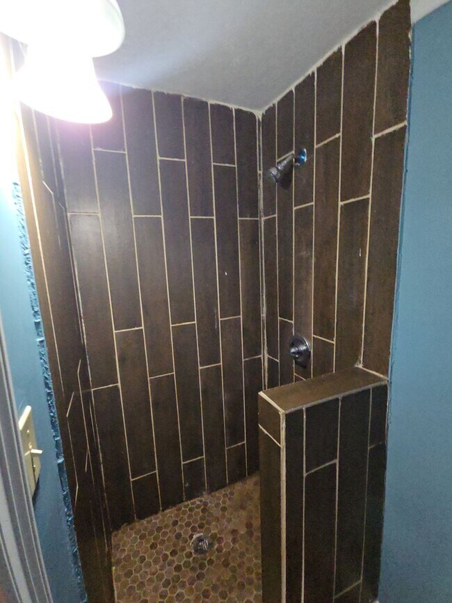 Building Photo - 9010 Linda Vista Rd