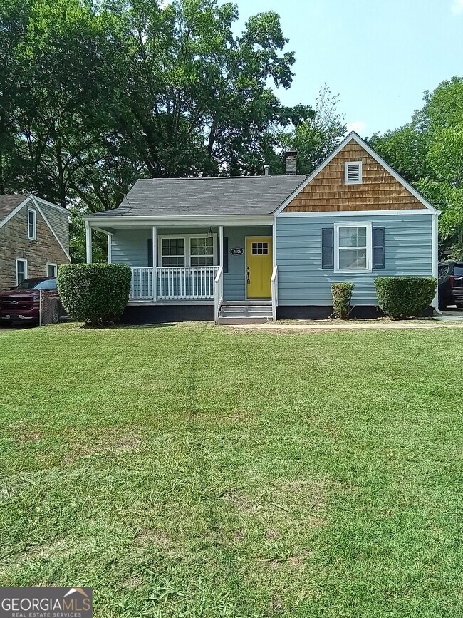 Building Photo - 2506 Eastwood Dr