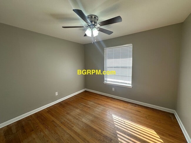 Building Photo - 3 Bd 1 Ba House