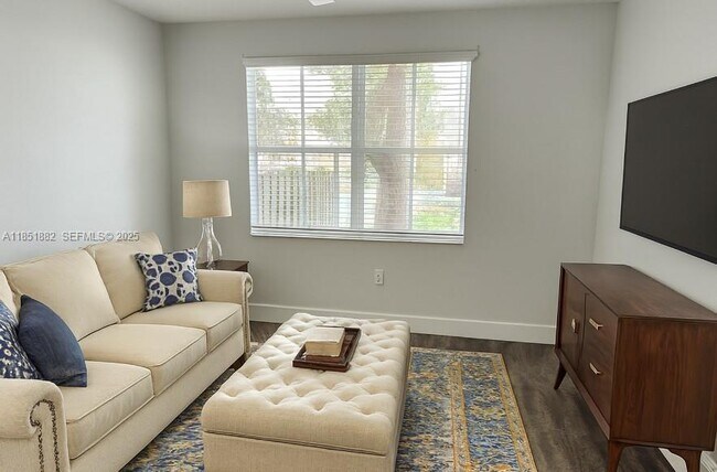 Building Photo - 2933 SE 2nd Dr