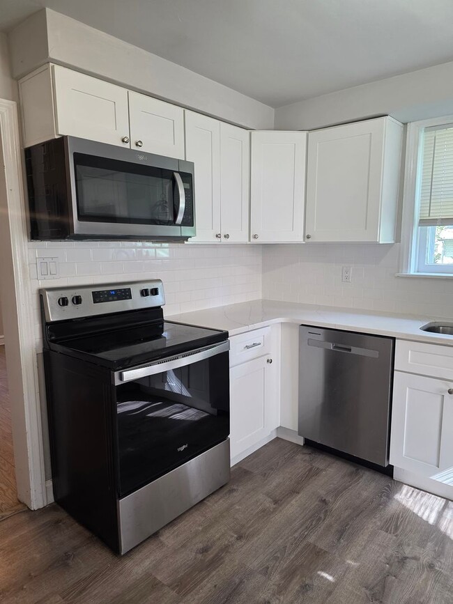 Building Photo - McDaniel Heights Single Family Home