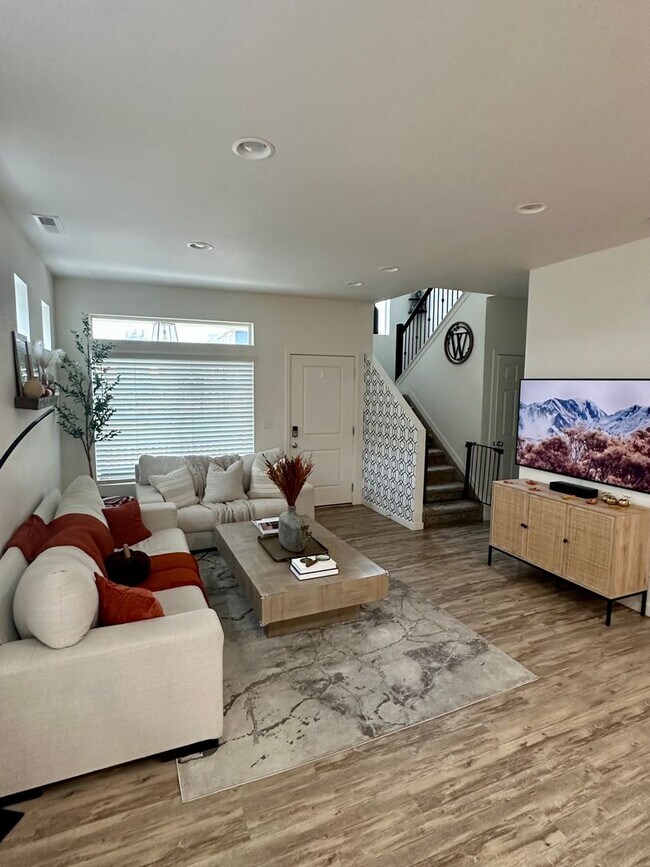 Building Photo - GORGEOUS HOME IN HIGHLY DESIRABLE BANNING ...
