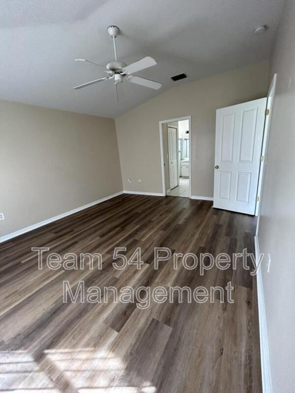 Building Photo - 30534 Tremont Dr