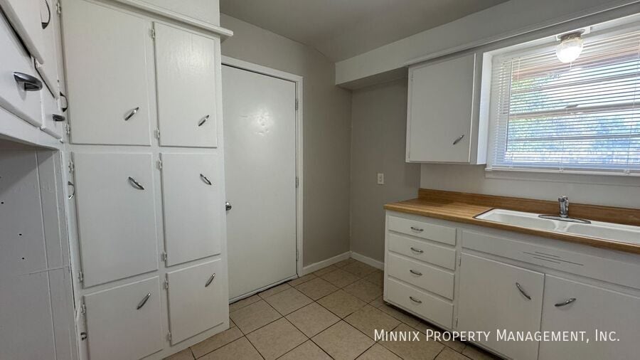 Building Photo - 3816 44th St