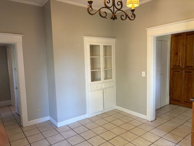 Building Photo - Historic Downtown Murfreesboro TN 3050 SF, 5BR/2BA for rent