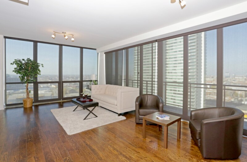 Building Photo - 330 N Jefferson St