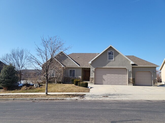 Building Photo - Large Pet Friendly House in the Foothills of Provo