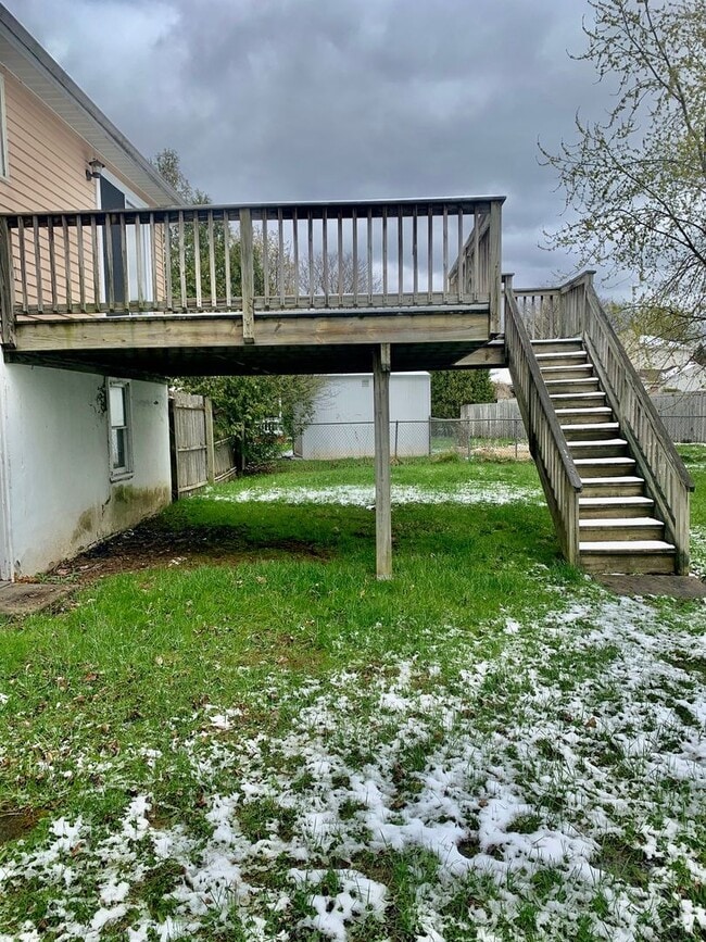 Building Photo - 8038 Evesborough Dr
