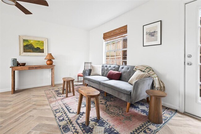 Building Photo - 1700 Houston St