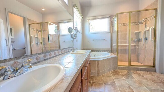Building Photo - 2795 Stonewall Heights