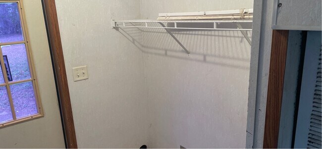 Building Photo - 204 E Browning St