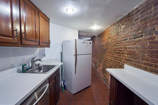 Building Photo - 936 P St NW