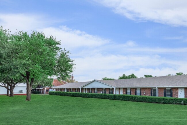 Primary Photo - Waterford Park Apartments