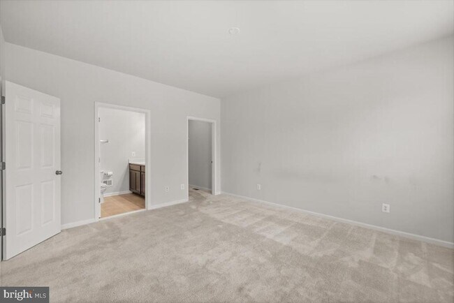 Building Photo - 106 Heyford Dr