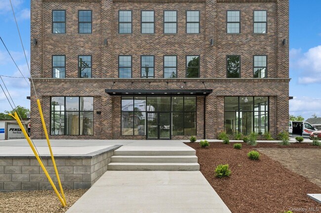 Building Photo - 153 Greenwich Ave