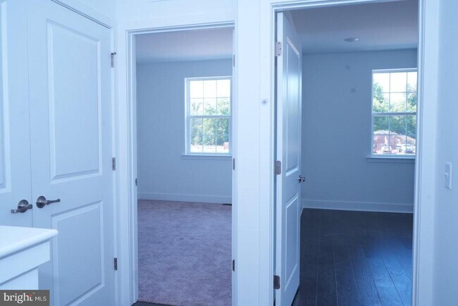 Building Photo - 161 Stoutsburg Blvd