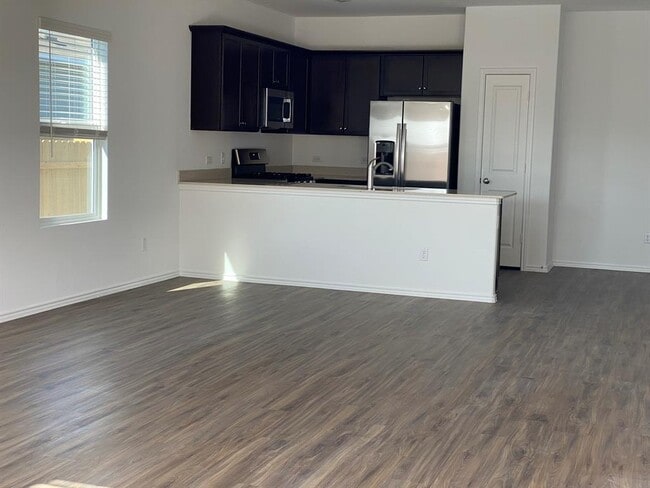 Building Photo - 117 Akela Wy