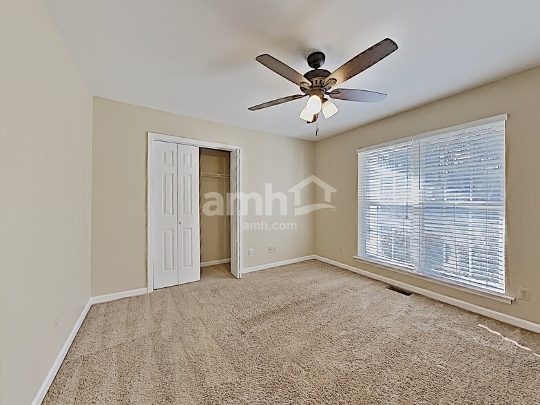Building Photo - 104 Sunset Dr