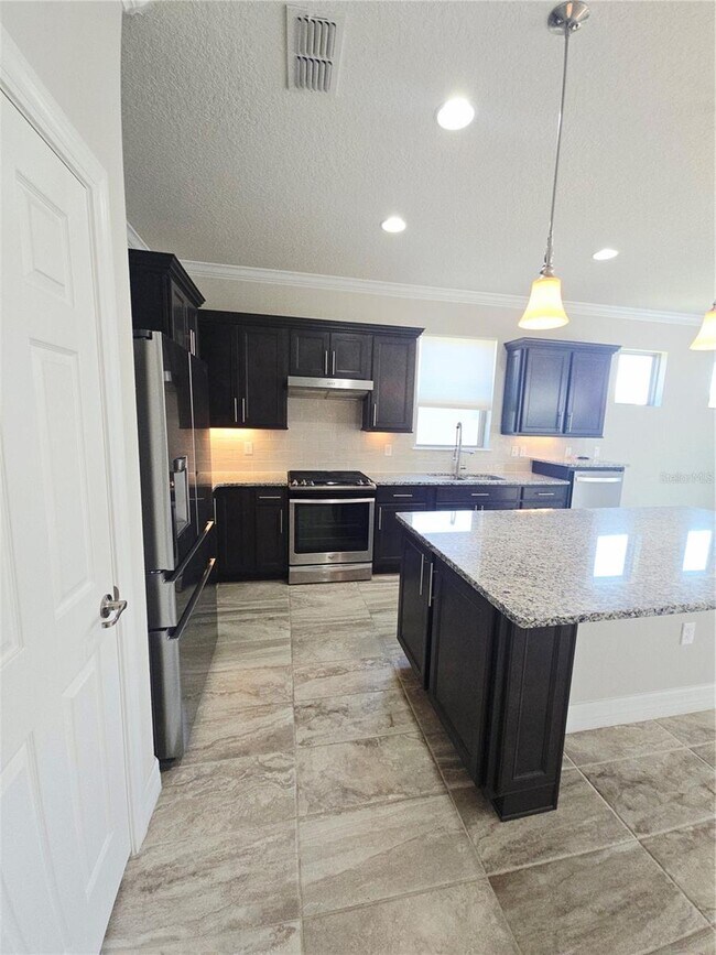 Building Photo - 588 Cantabria Dr