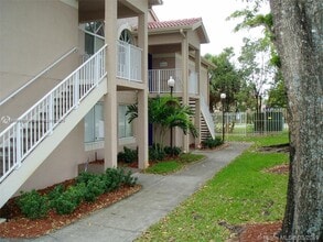 Building Photo - 10630 SW 157th Ct