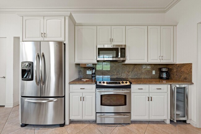 Building Photo - 47157 El Menara Cir