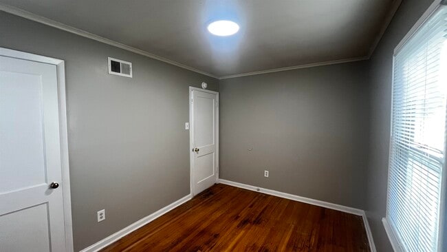 Building Photo - 4667 Violet Ave