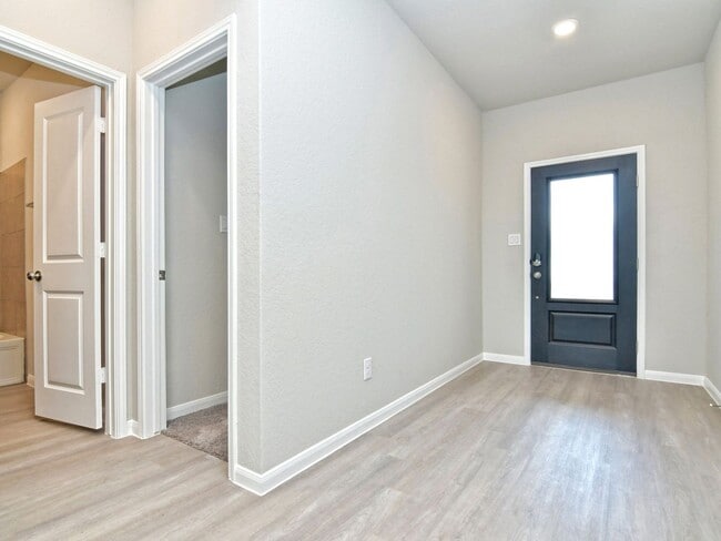 Building Photo - 5311 Saunter Ln