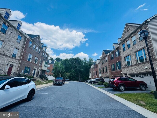 Building Photo - 8032 Spring Arbor Dr