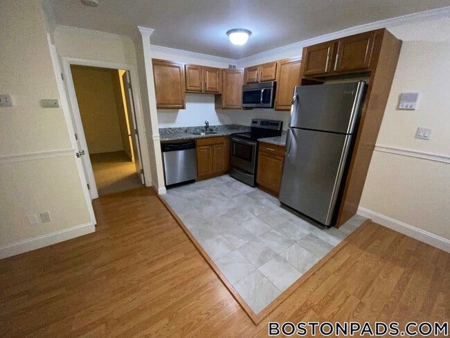 Building Photo - 12 Westgate Dr