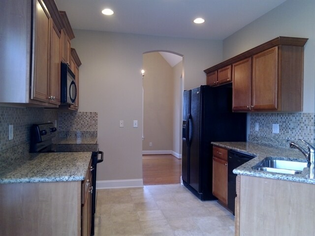 Building Photo - 4013 Lilac Ln