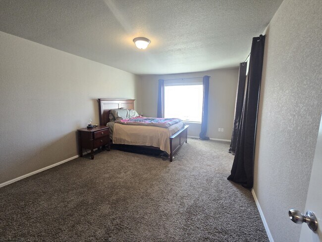 Building Photo - 7662 Spruce Pne Grv