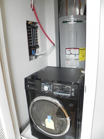 Building Photo - 813 N 41st St