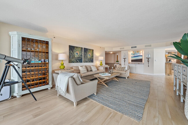 Building Photo - 5200 N Ocean Dr