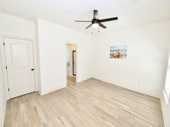 Building Photo - Gorgeous property in the highly sought after Jamestown Crossing in Prairieville