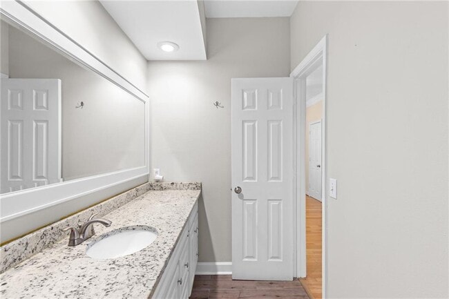 Building Photo - 3777 Peachtree Rd NE