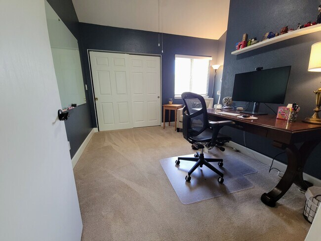 Building Photo - 3831 Apache Ct W