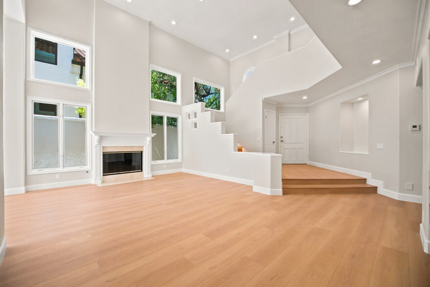 Building Photo - 4324 Park Verdi