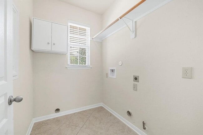 Building Photo - 9635 Empress Crossing Dr