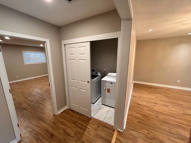 Building Photo - 6060 SW 170th Ave